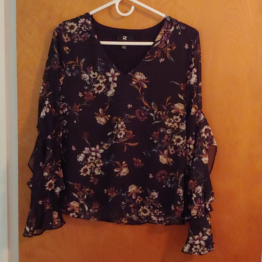 Size Medium iZ Byer dress top